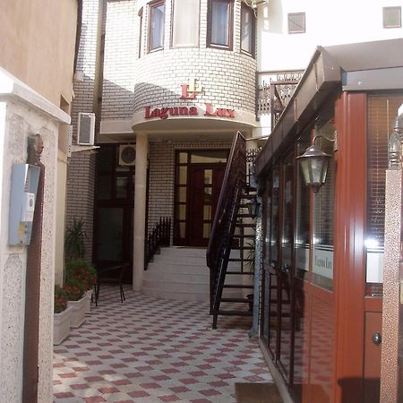Garni Hotel Laguna Lux Ниш Экстерьер фото